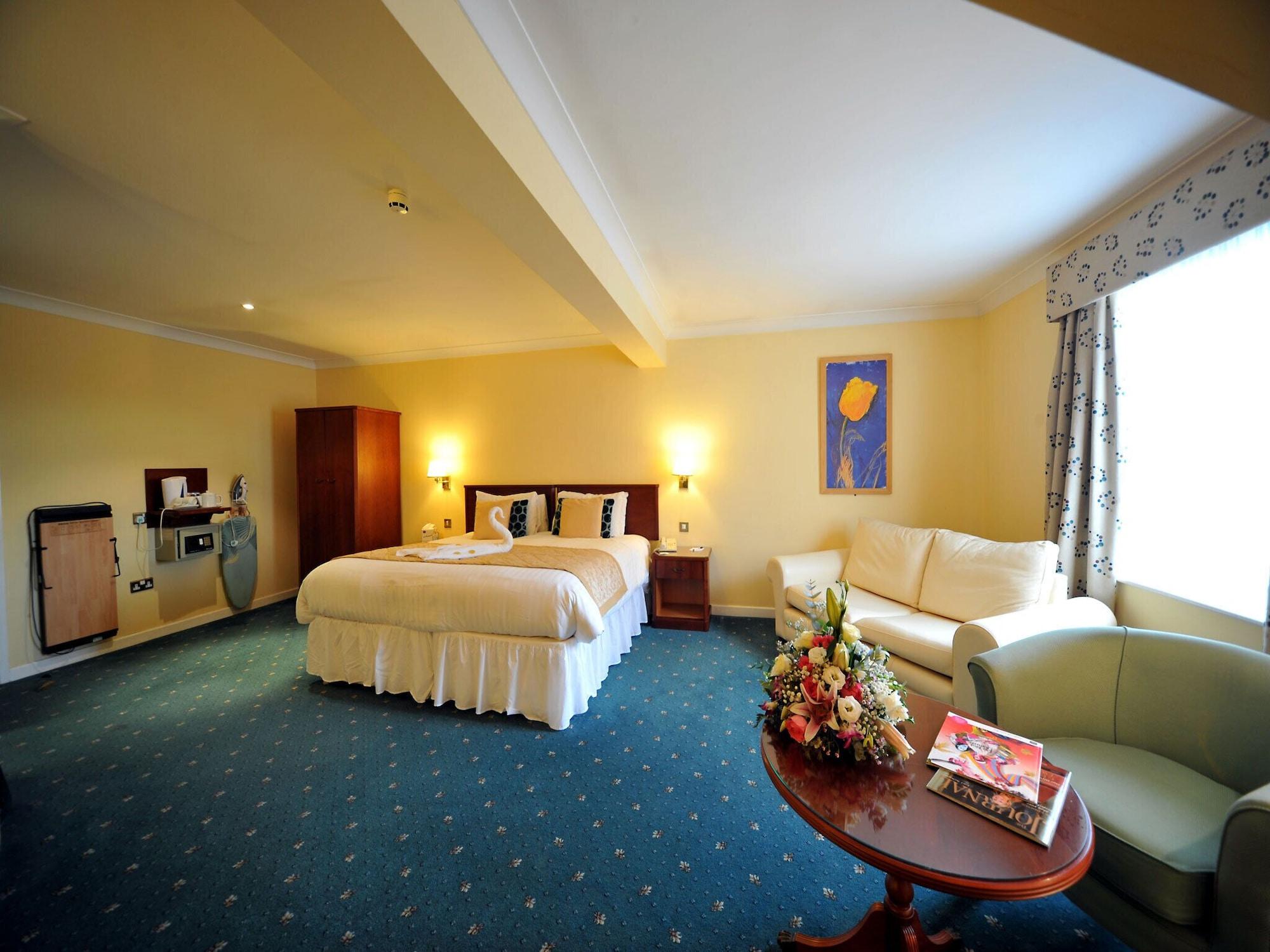 Best Western Plus Bentley Hotel, Leisure Club & Spa Thorpe on the Hill  Dış mekan fotoğraf