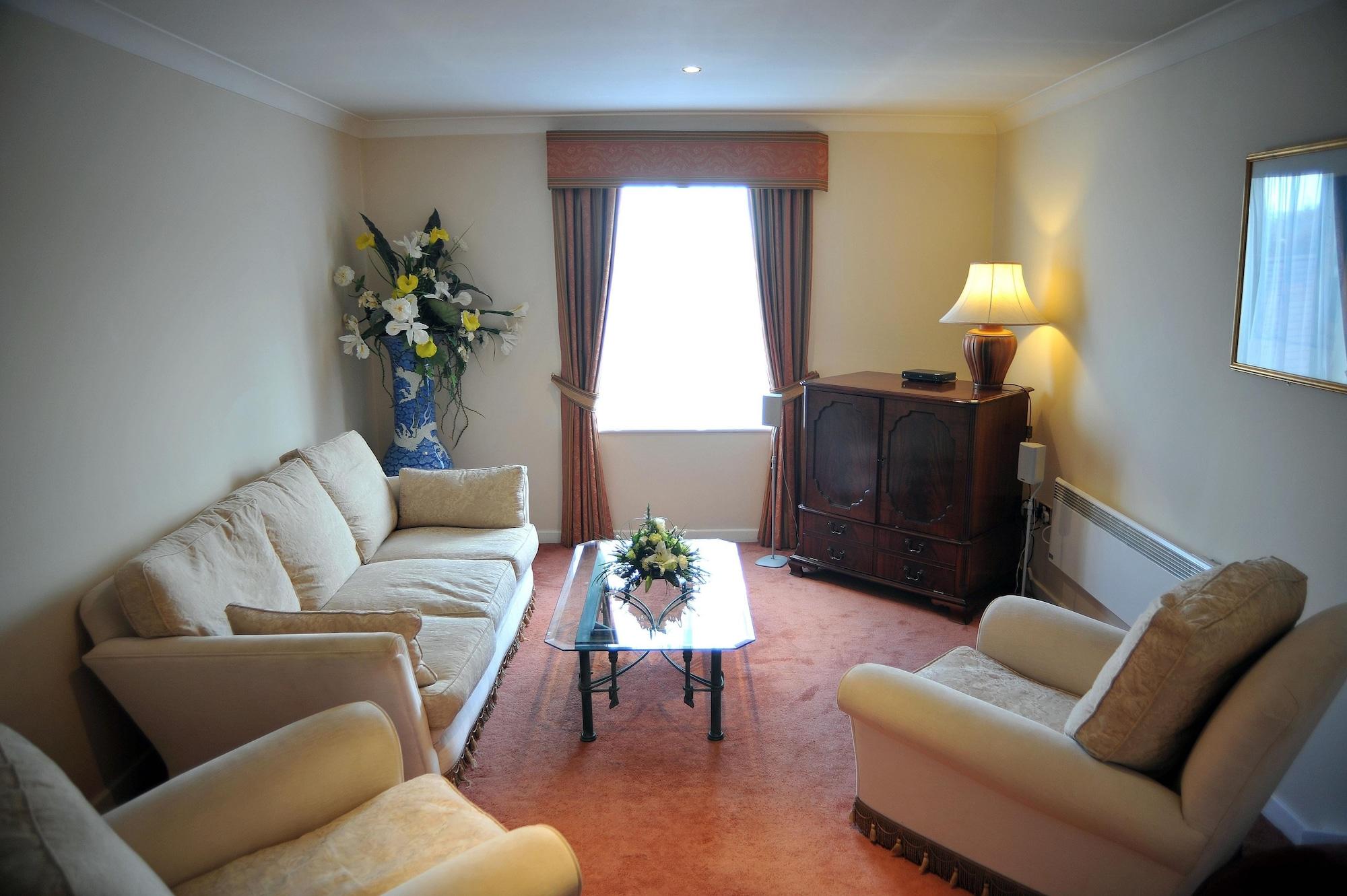 Best Western Plus Bentley Hotel, Leisure Club & Spa Thorpe on the Hill  Dış mekan fotoğraf