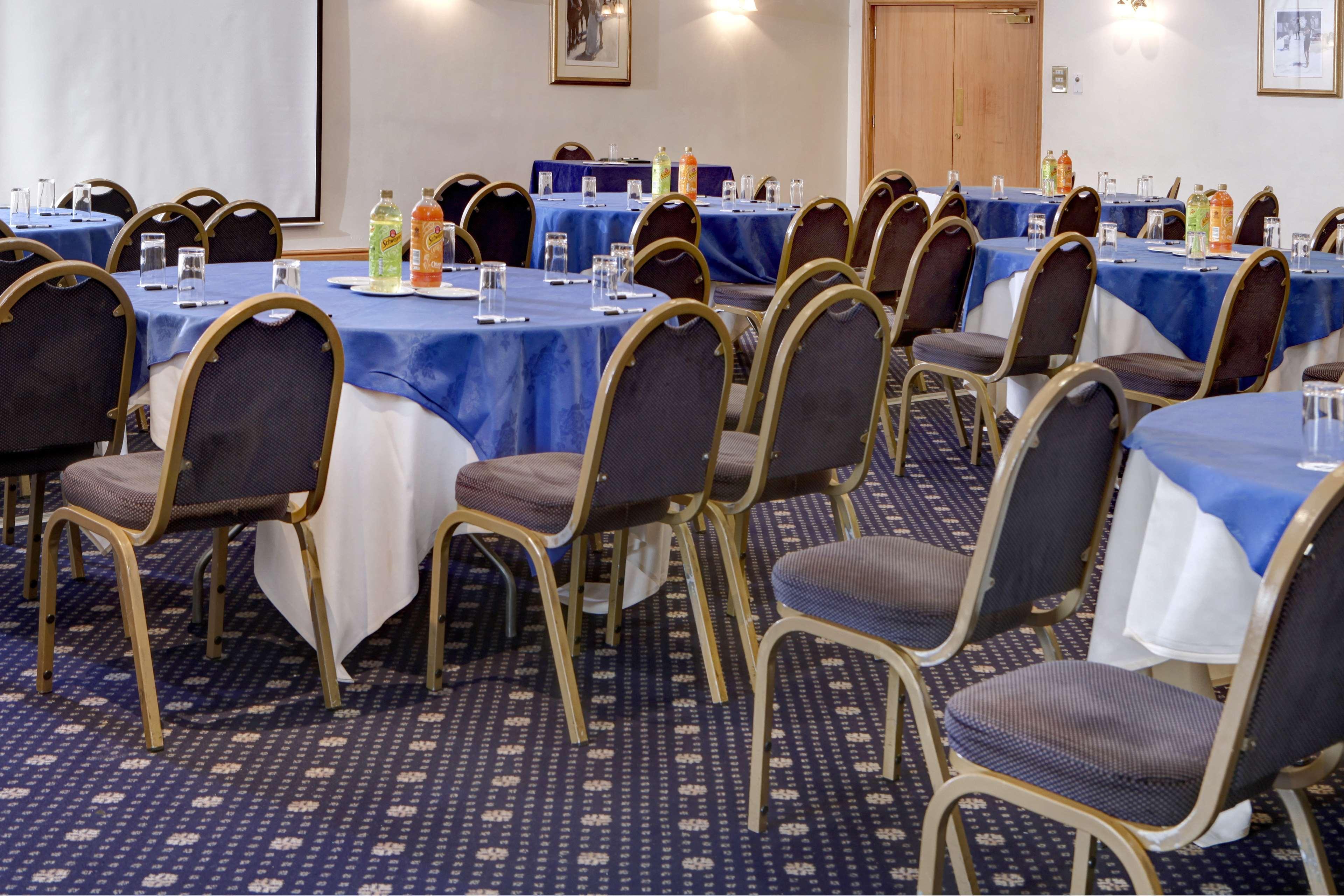 Best Western Plus Bentley Hotel, Leisure Club & Spa Thorpe on the Hill  Dış mekan fotoğraf