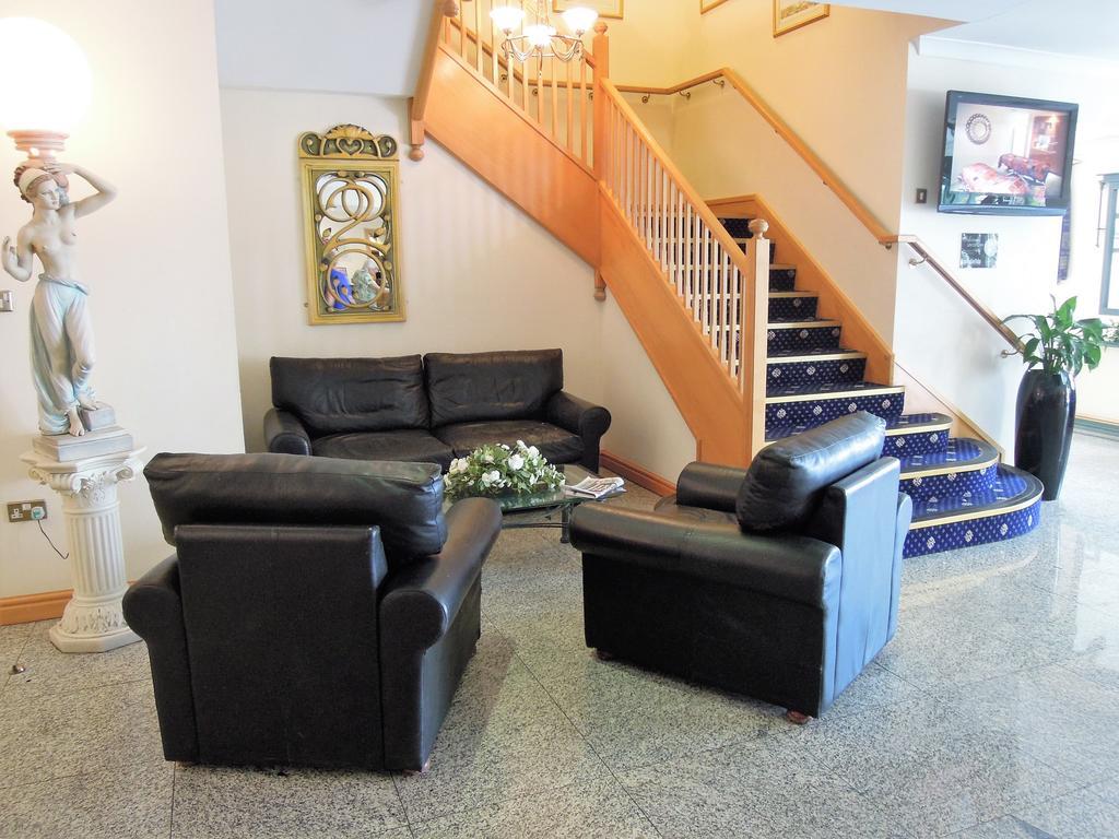 Best Western Plus Bentley Hotel, Leisure Club & Spa Thorpe on the Hill  Dış mekan fotoğraf