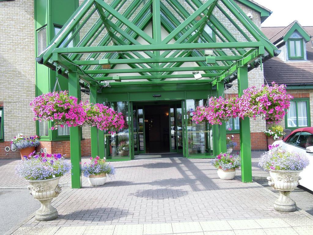 Best Western Plus Bentley Hotel, Leisure Club & Spa Thorpe on the Hill  Dış mekan fotoğraf
