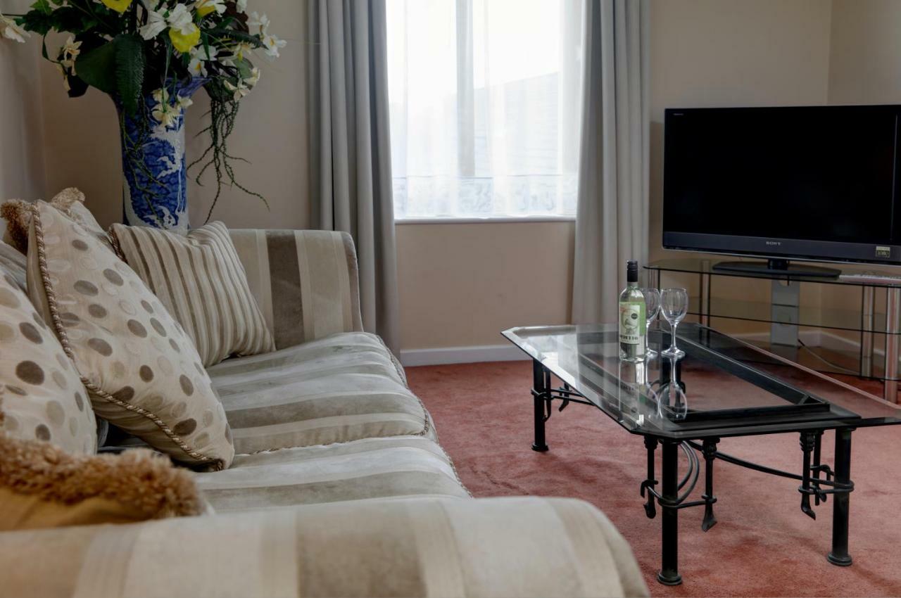 Best Western Plus Bentley Hotel, Leisure Club & Spa Thorpe on the Hill  Dış mekan fotoğraf
